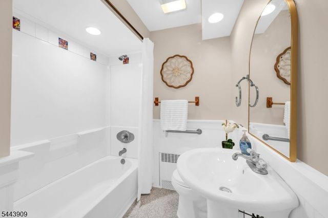 510 Eagle Rock Ave, Roseland Boro, NJ 07068