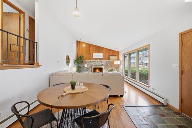 9837 W Sarasota PLACE, Milwaukee, WI 53222