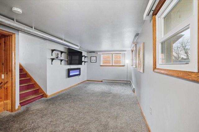 9837 W Sarasota PLACE, Milwaukee, WI 53222