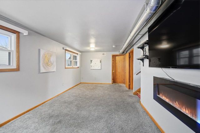 9837 W Sarasota PLACE, Milwaukee, WI 53222