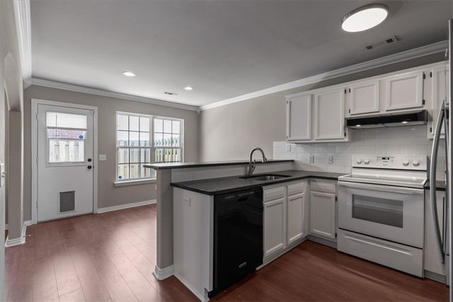 1051 Cabriolet Street, Bentonville, AR 72712