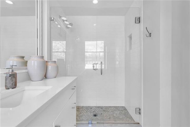 88 Peachtree Memorial Drive NW 4, Atlanta, GA 30309