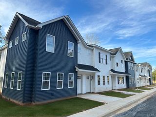 110 Aaron Place 614, Lynchburg, VA 24502