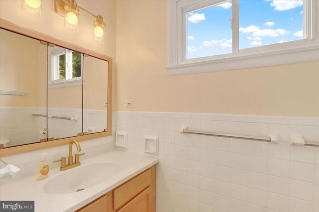 9 HOUSTON RD, Yardley, PA 19067