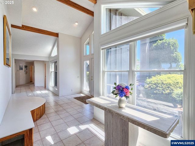 1055 Tukwila Dr, Woodburn, OR 97071