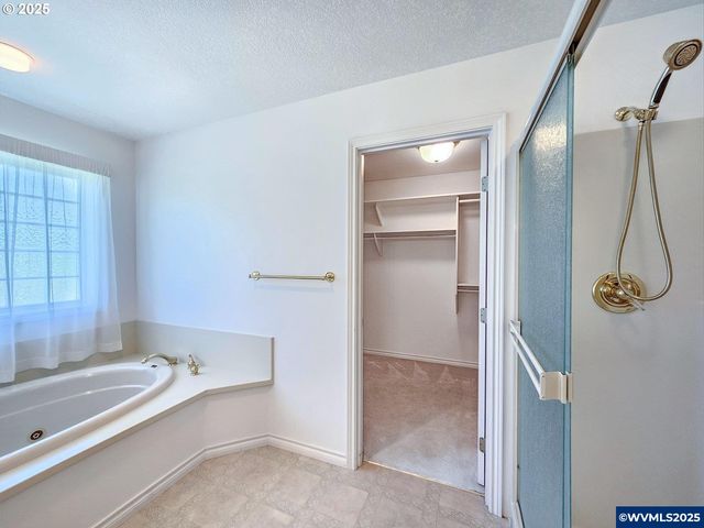 1055 Tukwila Dr, Woodburn, OR 97071