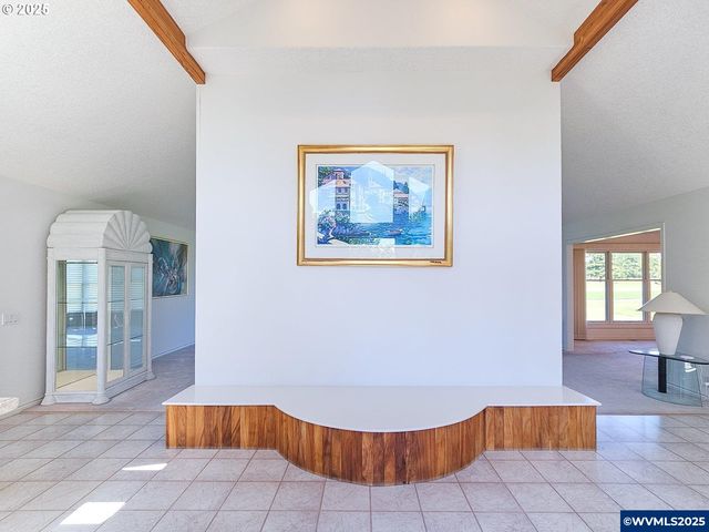 1055 Tukwila Dr, Woodburn, OR 97071