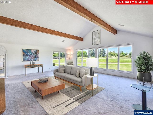 1055 Tukwila Dr, Woodburn, OR 97071