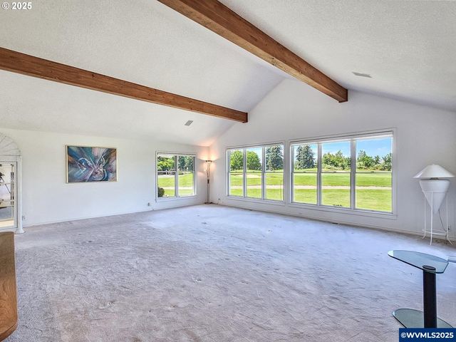 1055 Tukwila Dr, Woodburn, OR 97071