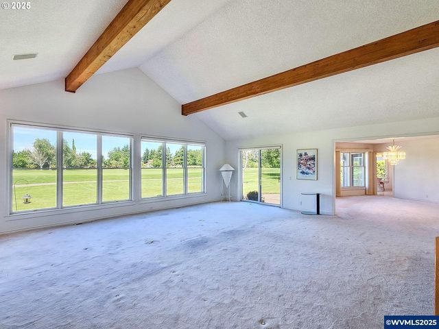 1055 Tukwila Dr, Woodburn, OR 97071