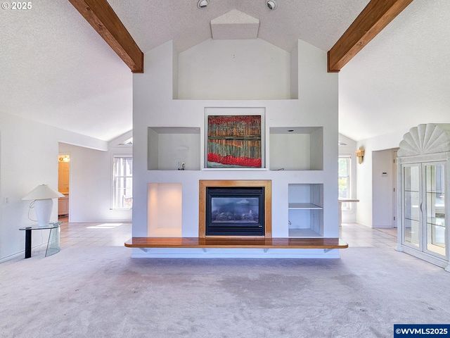 1055 Tukwila Dr, Woodburn, OR 97071