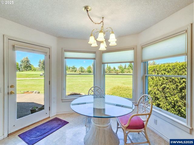 1055 Tukwila Dr, Woodburn, OR 97071