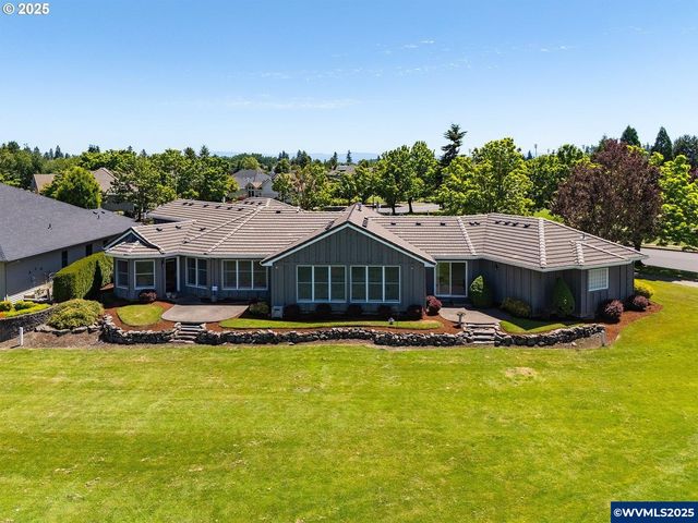 1055 Tukwila Dr, Woodburn, OR 97071