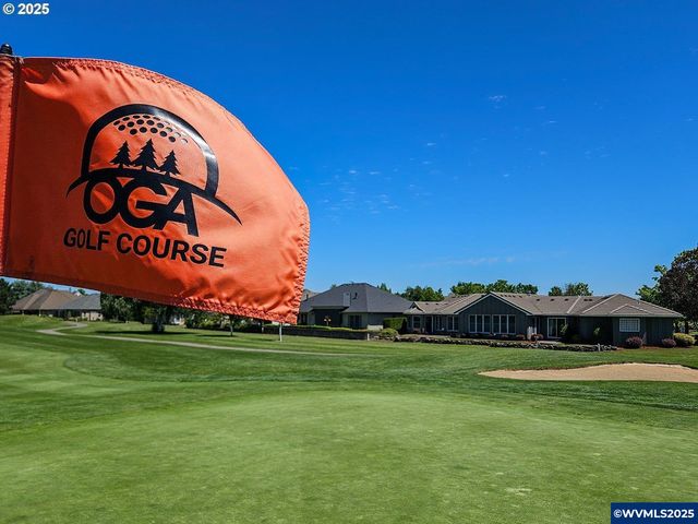 1055 Tukwila Dr, Woodburn, OR 97071