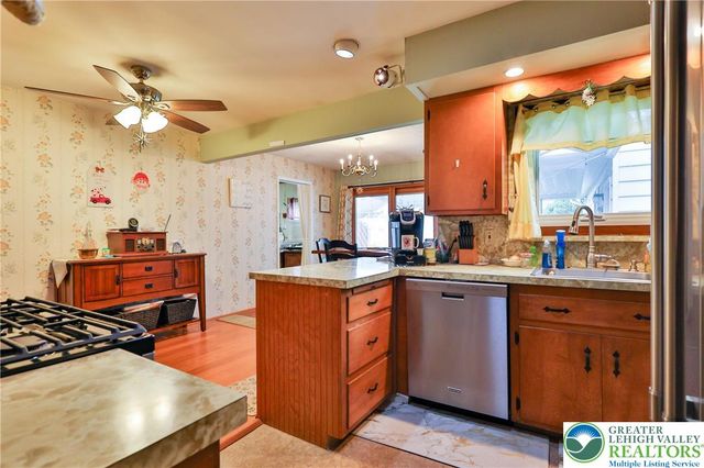 1929 Cloverdale Road, Bethlehem City, PA 18018