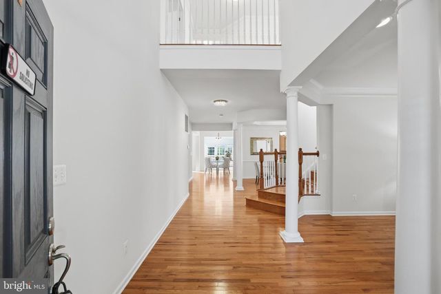 25209 EISENHOWER DR, Chantilly, VA 20152