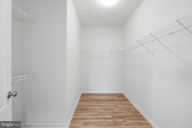 25209 EISENHOWER DR, Chantilly, VA 20152