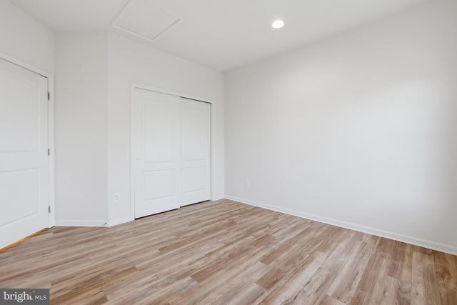 25209 EISENHOWER DR, Chantilly, VA 20152
