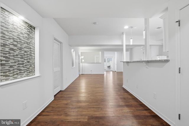 25209 EISENHOWER DR, Chantilly, VA 20152