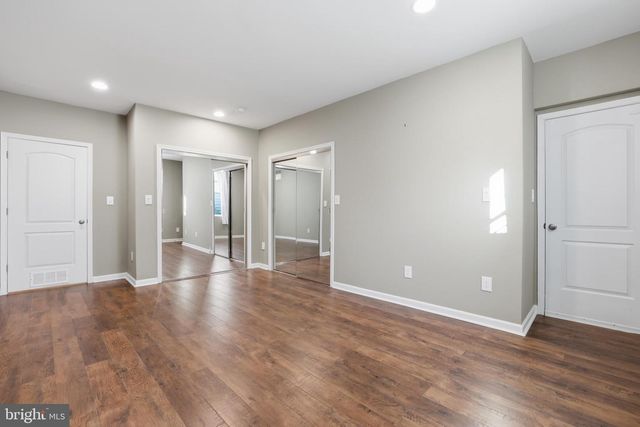 25209 EISENHOWER DR, Chantilly, VA 20152
