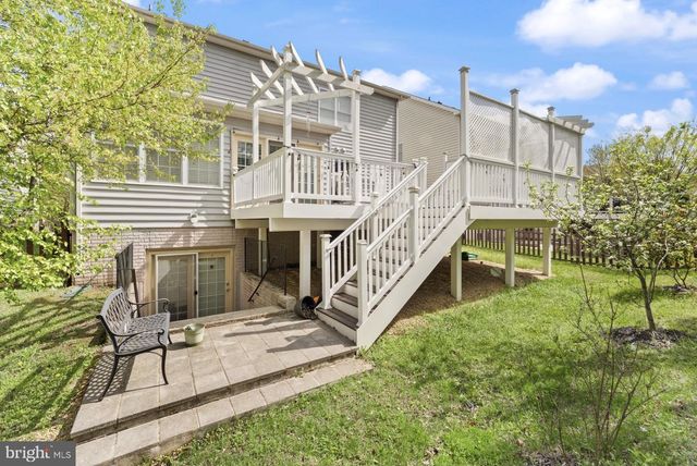 25209 EISENHOWER DR, Chantilly, VA 20152