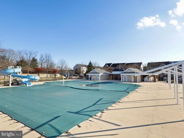 25209 EISENHOWER DR, Chantilly, VA 20152