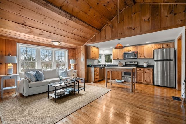 14 Dogwood Rd, Littleton, MA 01460