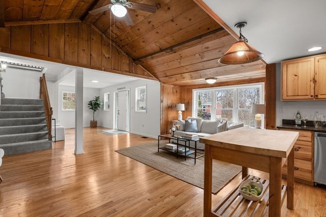 14 Dogwood Rd, Littleton, MA 01460