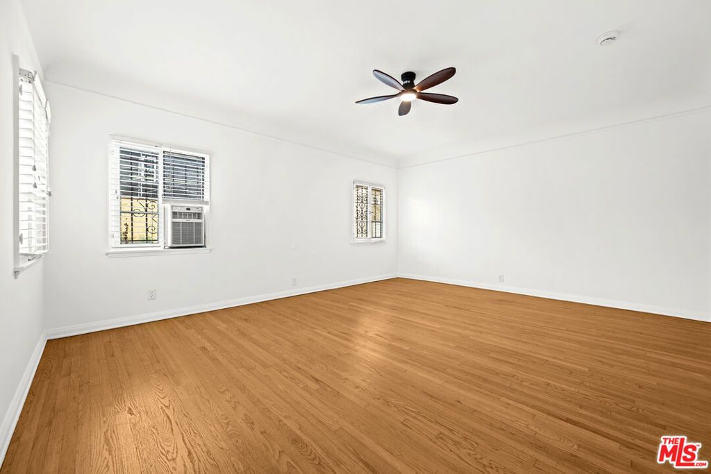 Image 32 of property listing at 361 N Mansfield Avenue, Los Angeles, CA 90036