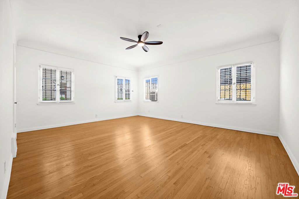 Image 37 of property listing at 361 N Mansfield Avenue, Los Angeles, CA 90036