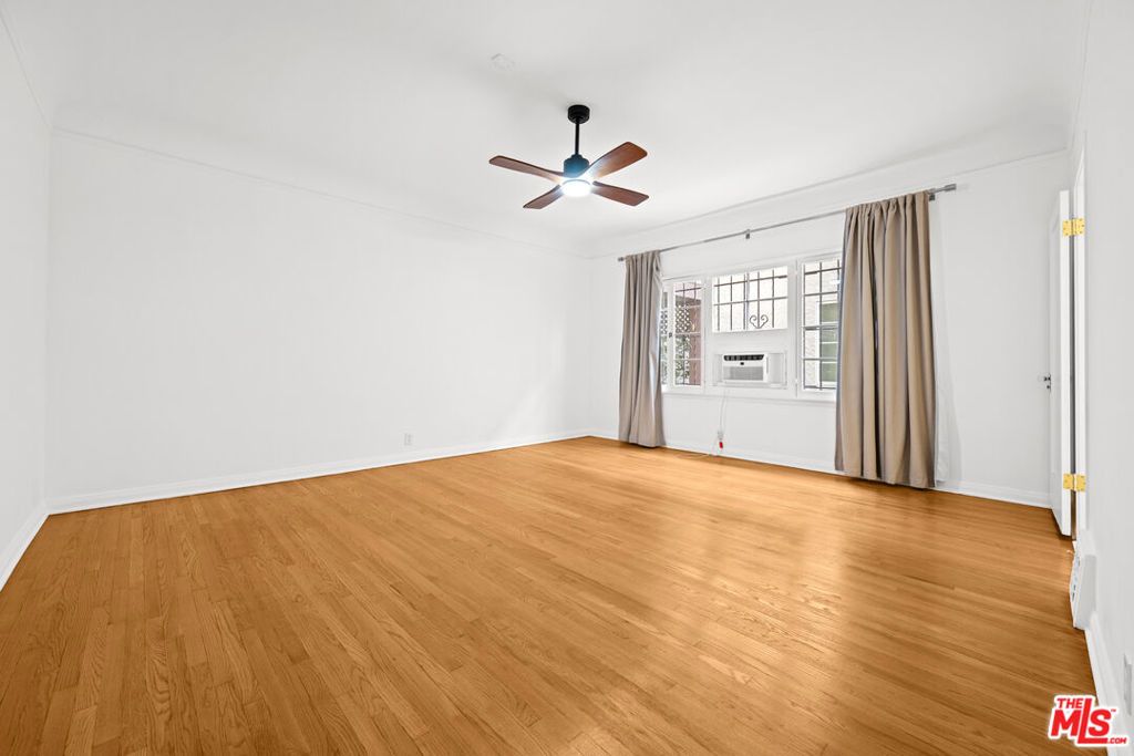 Image 40 of property listing at 361 N Mansfield Avenue, Los Angeles, CA 90036