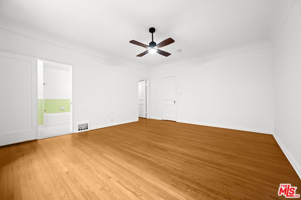 Image 41 of property listing at 361 N Mansfield Avenue, Los Angeles, CA 90036