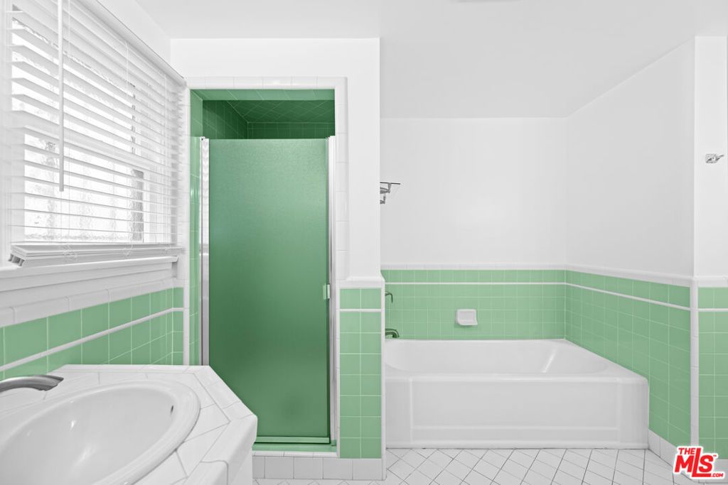 Image 42 of property listing at 361 N Mansfield Avenue, Los Angeles, CA 90036