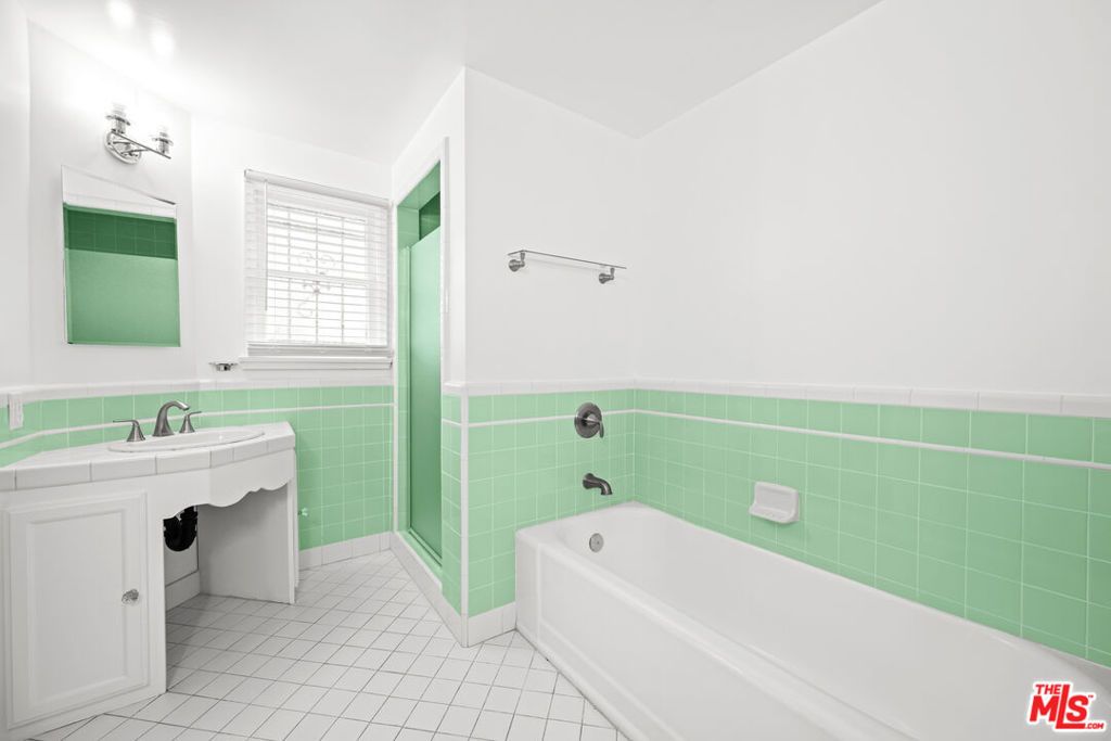 Image 44 of property listing at 361 N Mansfield Avenue, Los Angeles, CA 90036