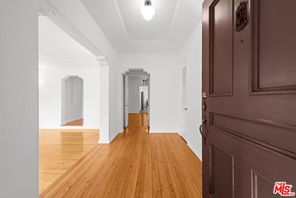 Image 7 of property listing at 361 N Mansfield Avenue, Los Angeles, CA 90036