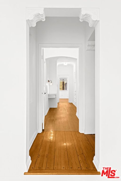 Image 9 of property listing at 361 N Mansfield Avenue, Los Angeles, CA 90036