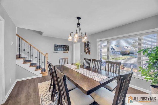 10 Lily Street, Sayreville, NJ 08859