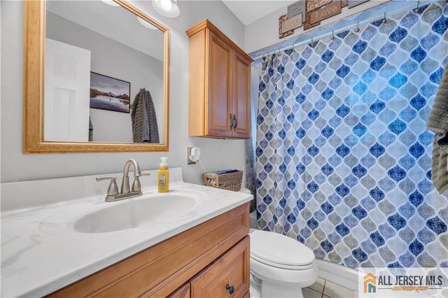 10 Lily Street, Sayreville, NJ 08859