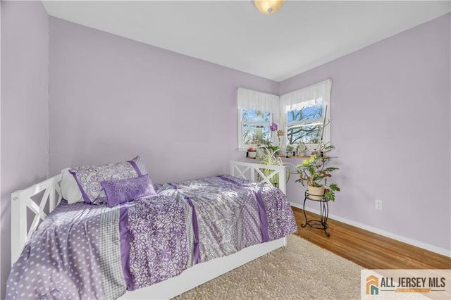 10 Lily Street, Sayreville, NJ 08859