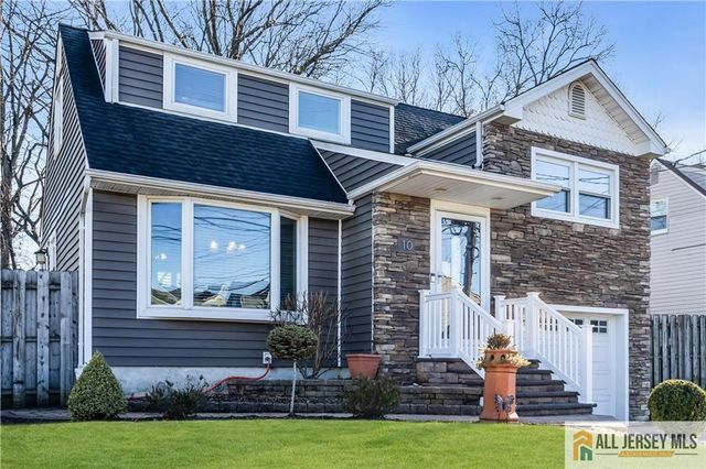 10 Lily Street, Sayreville, NJ 08859