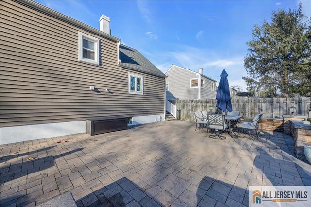 10 Lily Street, Sayreville, NJ 08859