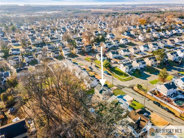 10 Lily Street, Sayreville, NJ 08859