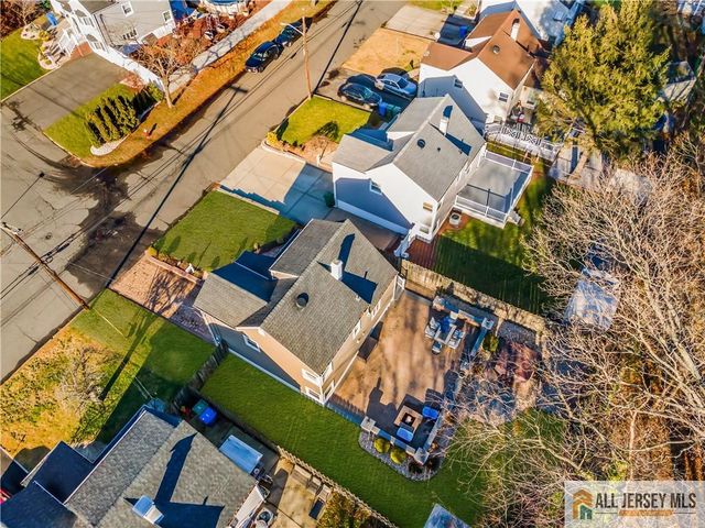 10 Lily Street, Sayreville, NJ 08859