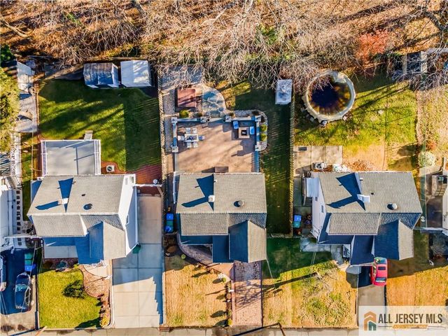 10 Lily Street, Sayreville, NJ 08859