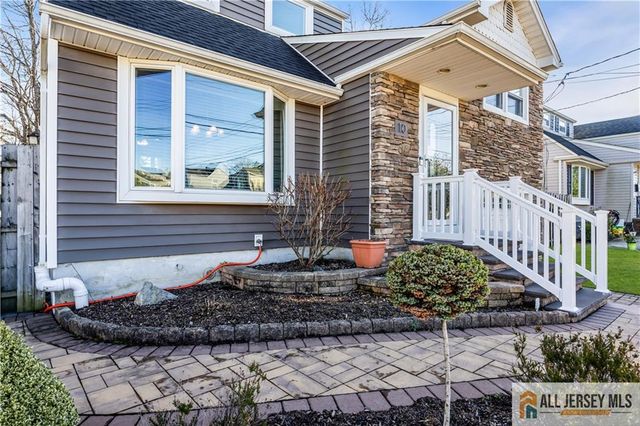 10 Lily Street, Sayreville, NJ 08859