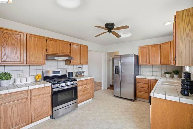 83 Beverly Dr, Salinas, CA 93905