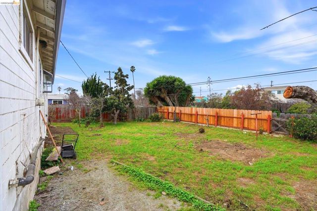 83 Beverly Dr, Salinas, CA 93905
