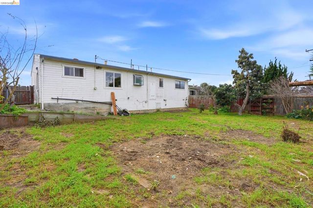 83 Beverly Dr, Salinas, CA 93905