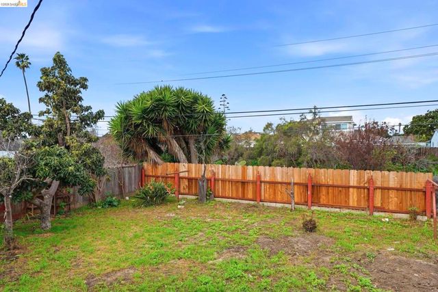 83 Beverly Dr, Salinas, CA 93905