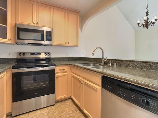 1145 Helix St 5, Spring Valley, CA 91977